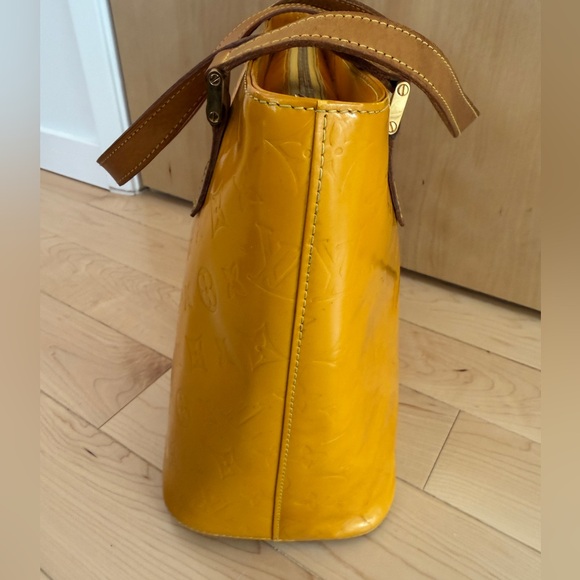 Louis Vuitton Vernis Yellow Monogram Bag - Picture 8 of 16